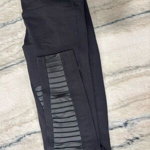 ALO Yoga Black Leggings with Ribbed Detail